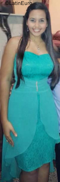 Date this sensual Venezuela girl Viannete from Chacao VE1568