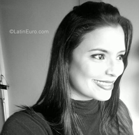 Date this happy Venezuela girl Daniela from Barinas VE1570