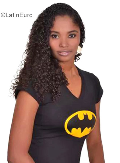 Date this happy Colombia girl INDIRA from Cartagena CO23788