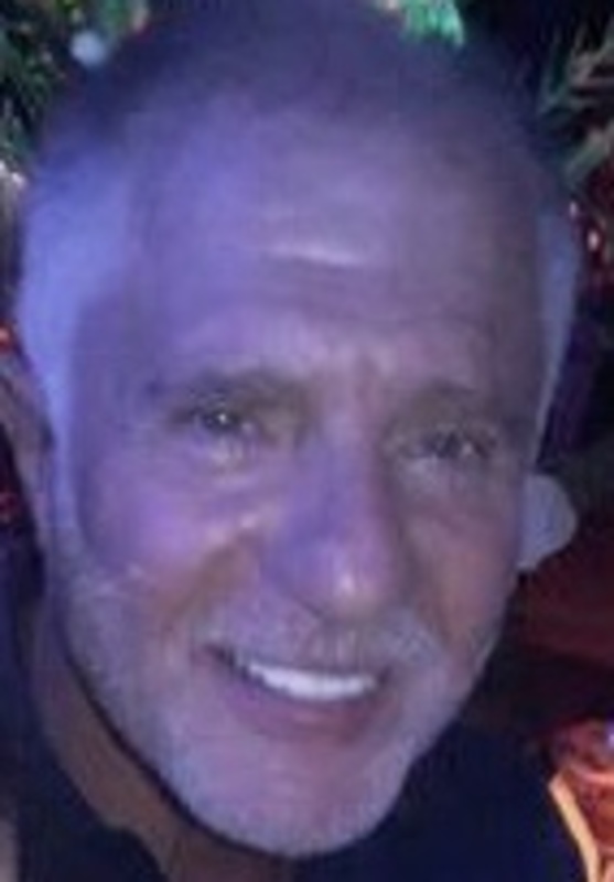 Date this gorgeous United States man Lacatt from Naples US19257