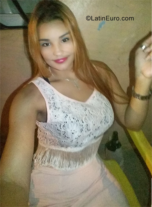 Date this voluptuous Dominican Republic girl Yoselin from Santo Domingo DO32255