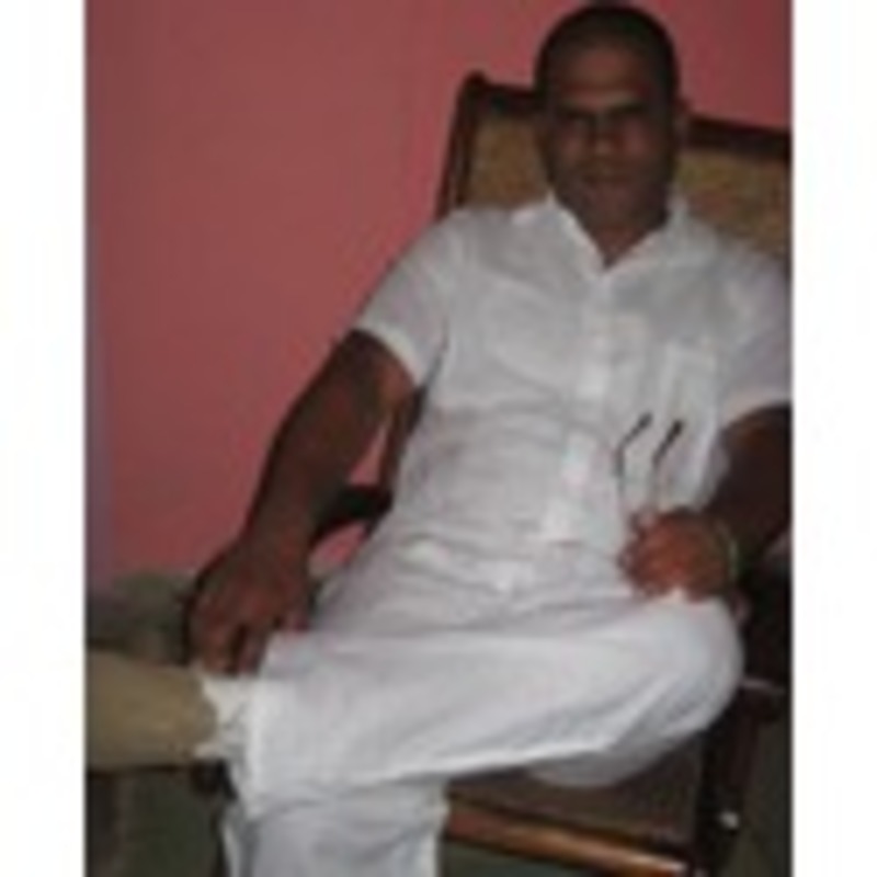 Date this happy United States man Amado from Austin US19267