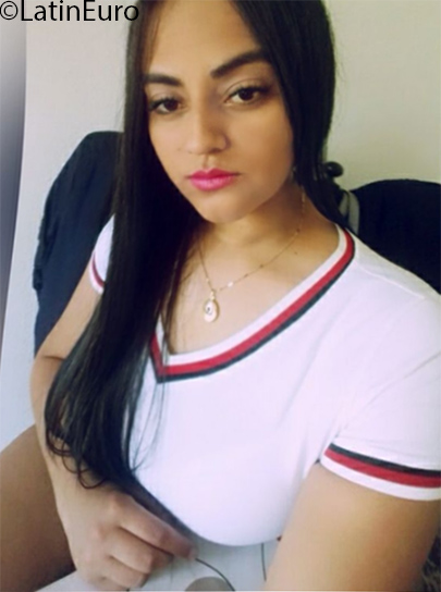 Date this young Colombia girl Anyifresi from Bogota CO23829