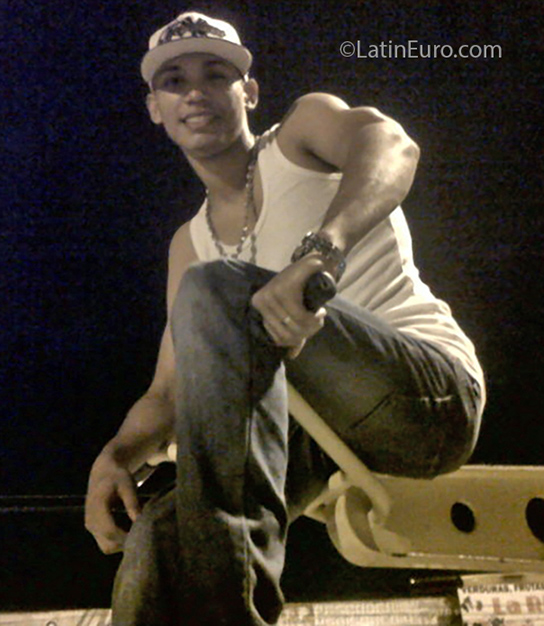 Date this stunning Venezuela man Brayan from Valencia VE1595
