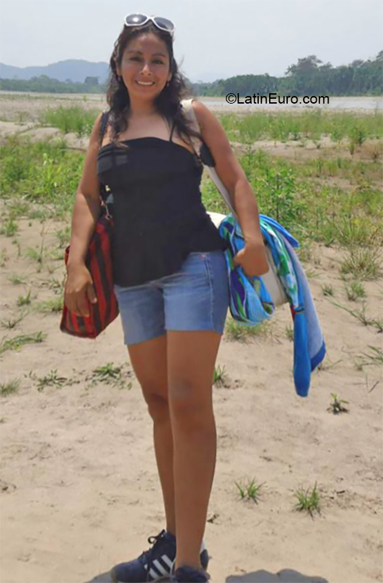 Date this gorgeous Peru girl Marisol from Huanuco PE1260