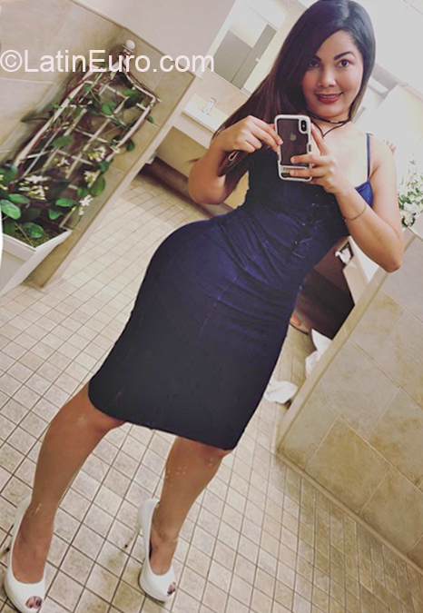 Date this lovely Colombia girl Diana from Cali CO23864