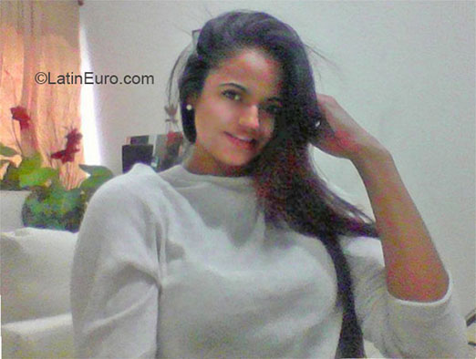 Date this athletic Colombia girl Johana from Medellin CO23867