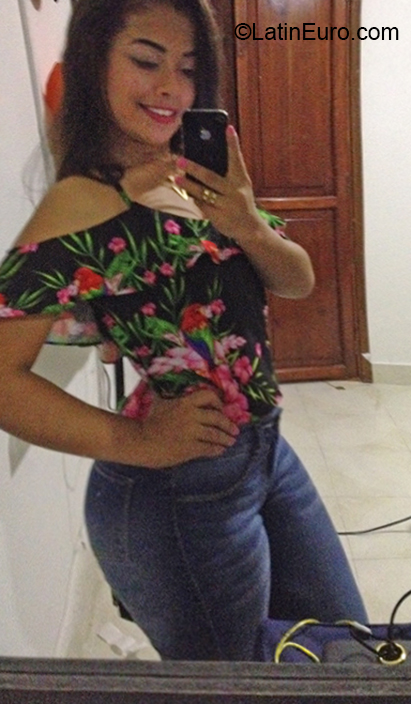 Date this good-looking Colombia girl Angelis from Barranquilla CO23884