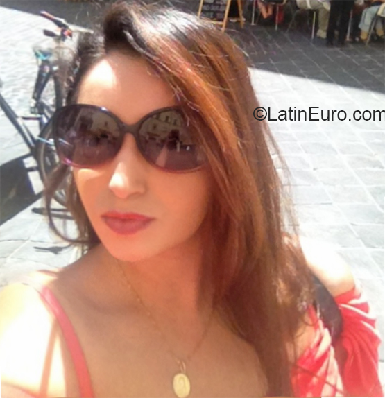 Date this young Colombia girl Luisa from Bogota CO23905