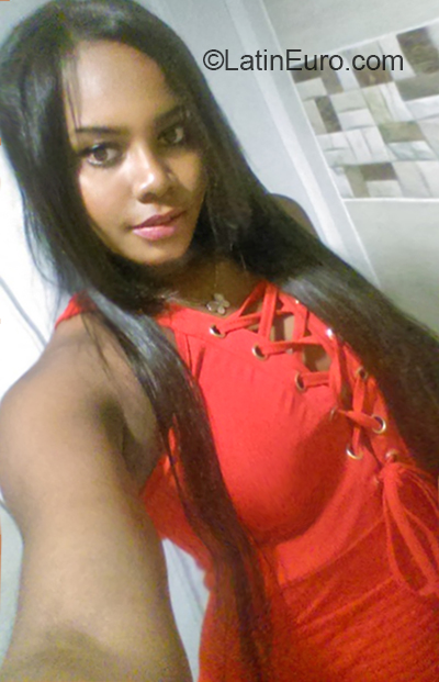 Date this athletic Dominican Republic girl Katherine from Santo Domingo DO40673