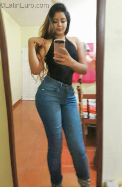 Date this athletic Mexico girl Raquel from Tuxtla MX1587