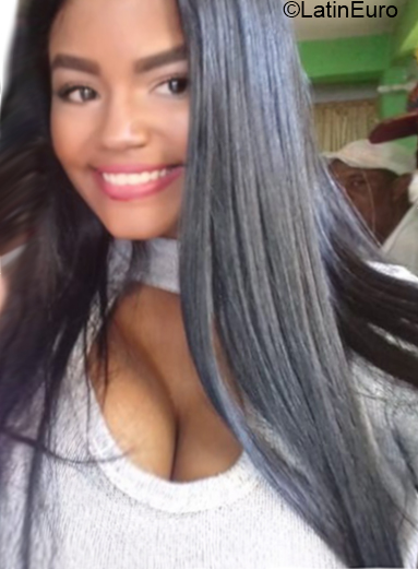 Date this tall Venezuela girl Genesis from Caracas VE1656