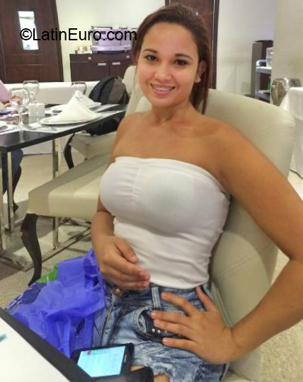 Date this gorgeous Colombia girl Kelly from Bogota CO23995