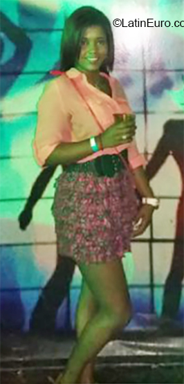 Date this foxy Colombia girl Anhelys from Bogota CO24357