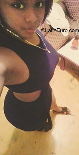 Date this attractive Dominican Republic girl Darlinia from Santo Domingo DO32725
