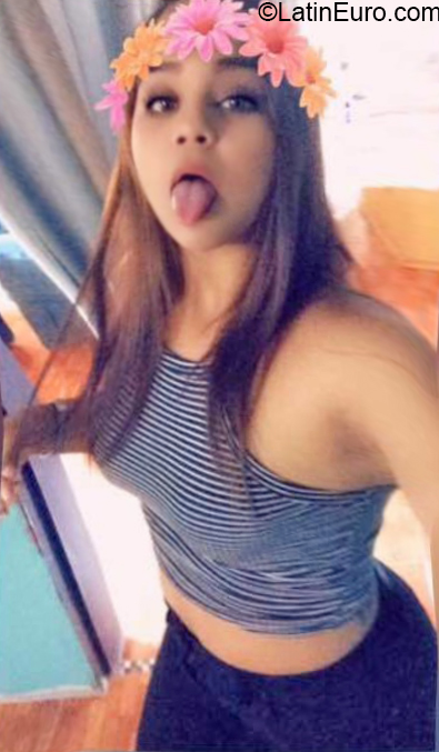 Date this hot Venezuela girl Wilmary from Valencia VE1719