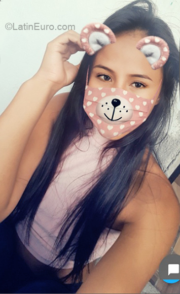 Date this good-looking Colombia girl Lorena from Medellin CO24021