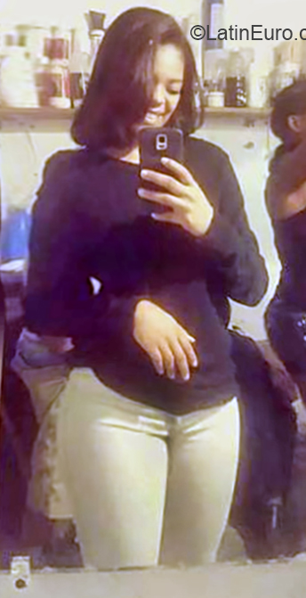 Date this delightful Dominican Republic girl Nicaury from Santo Domingo DO32743