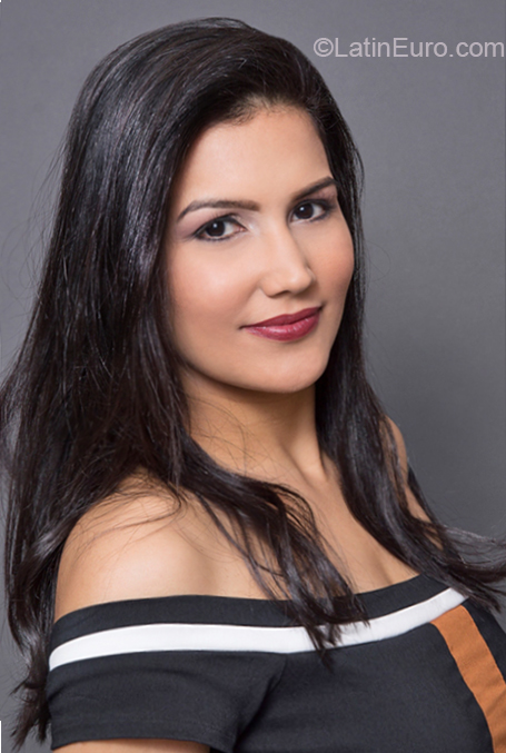 Date this foxy Brazil girl Thais from Rio De Janeiro BR10590