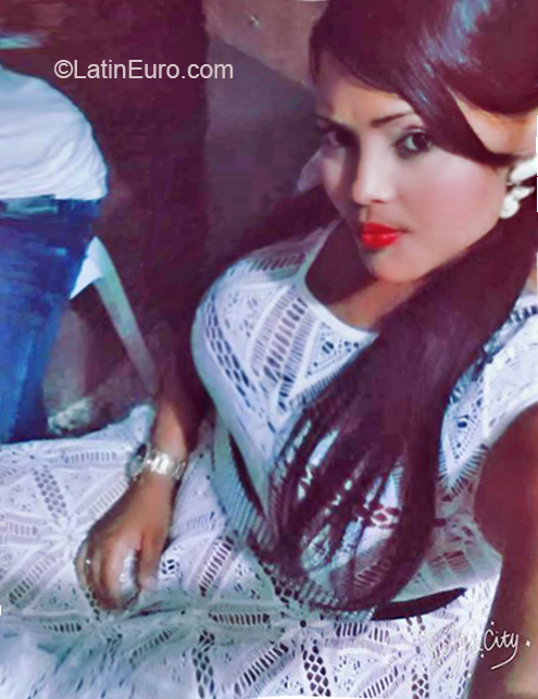 Date this beautiful Dominican Republic girl Rocio from Santo Domingo DO32787