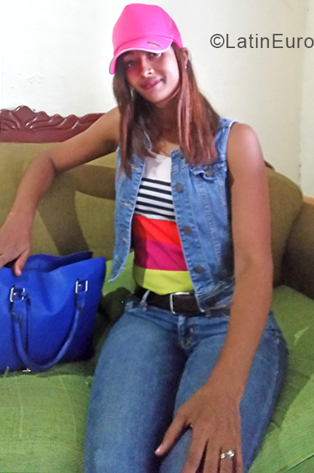 Date this georgeous Dominican Republic girl Luz from Santiago DO32794