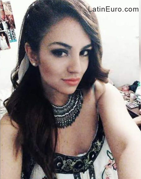 Date this charming Argentina girl Sol from San Miguel De Tucuman AR141