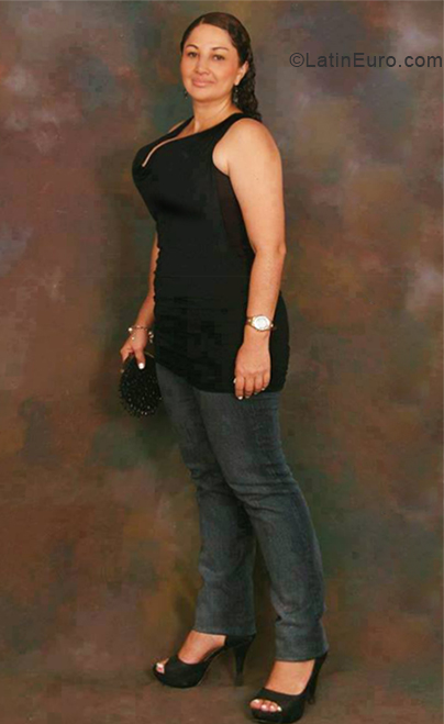 Date this pretty Colombia girl Nora from Cali CO24074