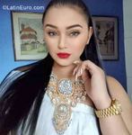 stunning Colombia girl Camila from Bogota CO24099