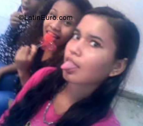 Date this nice looking Venezuela girl Mery from Puerto la Cruz VE1769