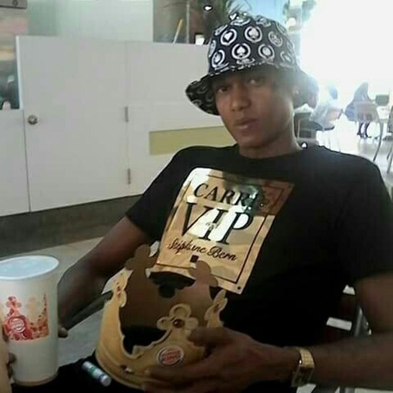 Date this nice looking Trinidad and Tobago man Warren from Port Of Spain TT90