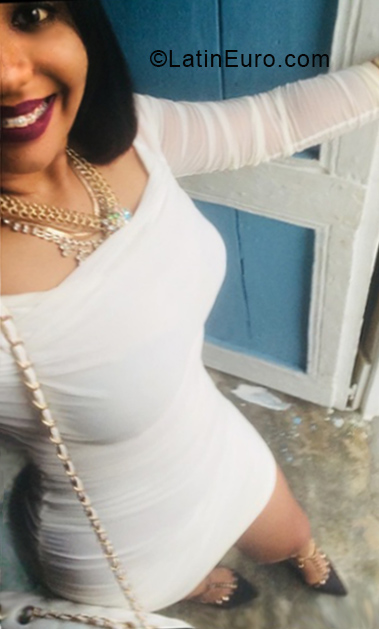 Date this hot Dominican Republic girl Nicole from Santo Domingo DO32896