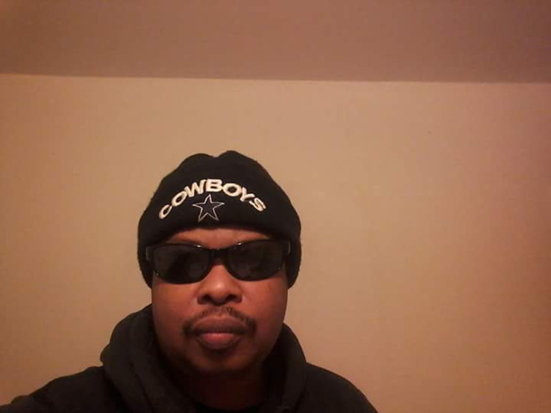 Date this funny United States man Sixx from Woodbridge US19441