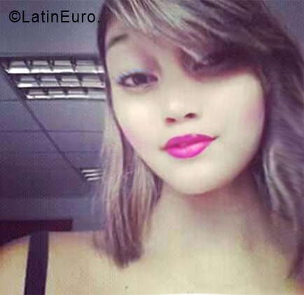 Date this sensual Venezuela girl Mary from Caracas VE1796