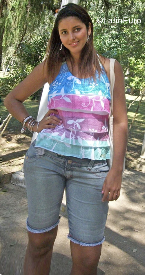 Date this nice looking Brazil girl Lucia from Rio de Janeiro BR10618
