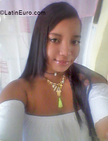 Date this hot Colombia girl Samara from Cartago CO24164