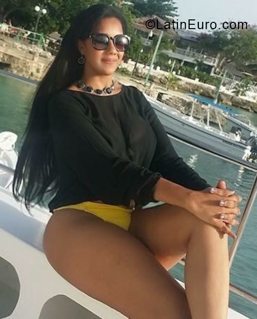Date this attractive Dominican Republic girl Seara from Santo Domingo DO32959