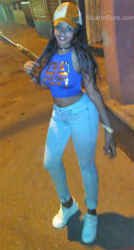 Date this exotic Dominican Republic girl Rosa from Santo Domingo DO33007
