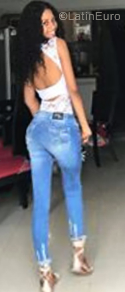 Date this gorgeous Colombia girl Marian from Buenaventura CO24215