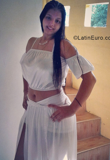 Date this georgeous Colombia girl Val from Cali CO24233