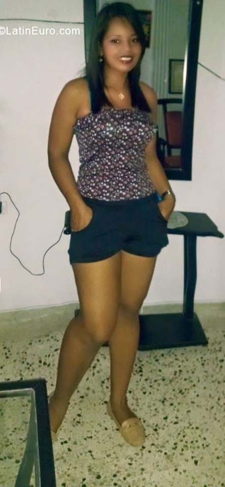Date this sultry Colombia girl Yorcelis from Barranquilla CO24240