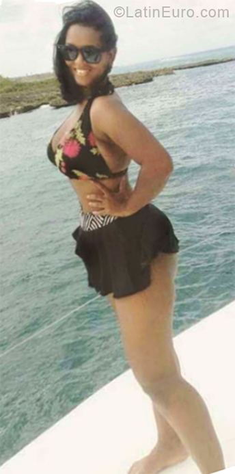 Date this hard body Dominican Republic girl Maria from Santo Domingo DO33070