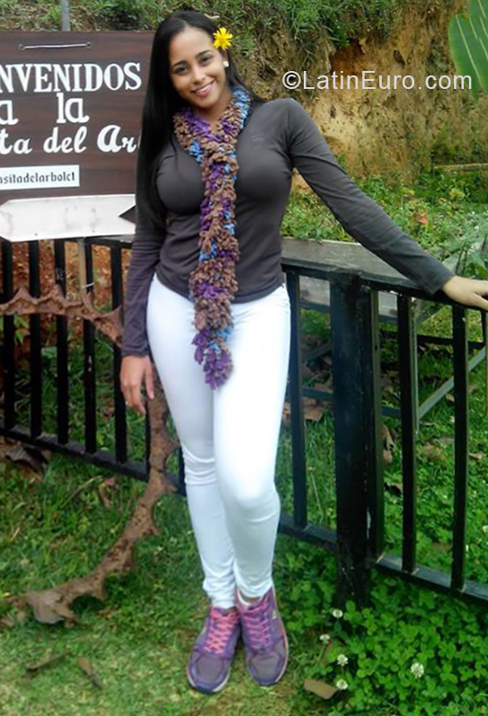 Date this georgeous Venezuela girl Kathelyn from Caracas VE1882