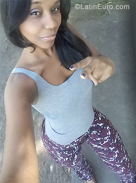 Date this funny Brazil girl Clia from Goias BR10665