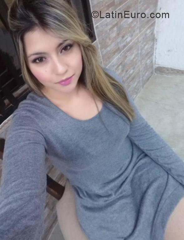 Date this exotic Colombia girl Diana from Medellin CO24395