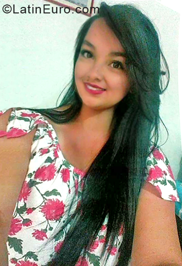 Date this athletic Colombia girl Veronica from Medellin CO24411