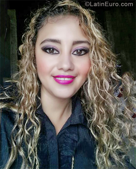 Date this hot Ecuador girl Mabel from Machala EC286