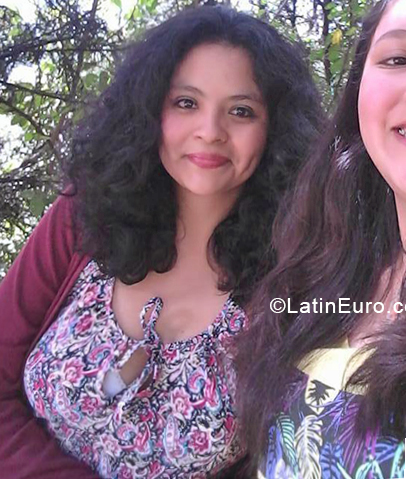 Date this beautiful Ecuador girl Jenny from Quito EC287