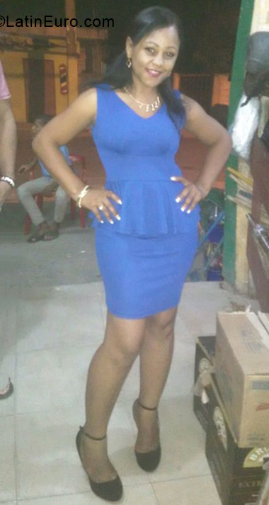 Date this nice looking Dominican Republic girl Mayelin from Santo Domingo DO33247