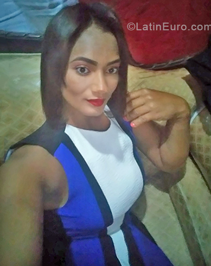 Date this passionate Dominican Republic girl Elisa from Santiago DO33290