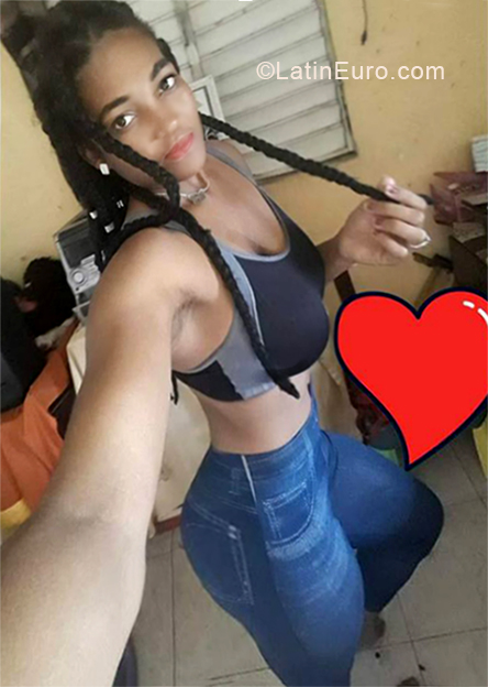 Date this charming Dominican Republic girl Yafreisi from Santo Domingo DO33357